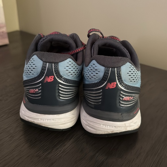 New Balance 680v5 Women's Clear Sky Running Shoes Size 9.5 - Picture 5 of 12